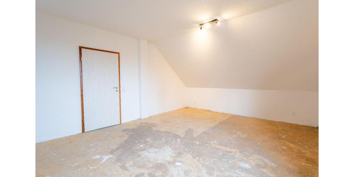 Dachgeschoßwohnung Edemissen - 3.5 Zimmer, 86 m&sup2;, 645&euro; | Angebot:25999984