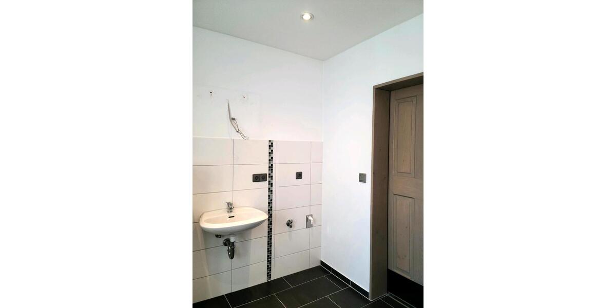 Hochparterre Limbach-Oberfrohna Oberfrohna - 2 Zimmer, 58 m&sup2;, 350&euro; | Angebot:26674391