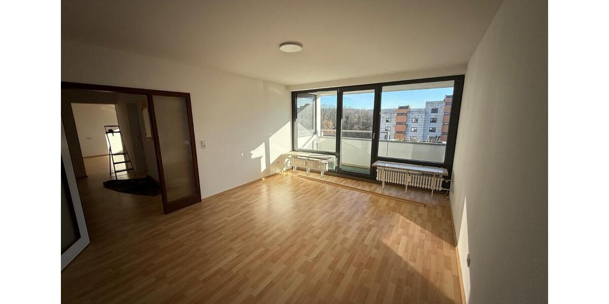 2ZKB Balkon EBK TG-Stellplatz 2 zimmer