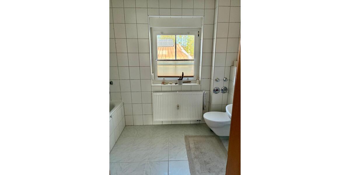 Etagenwohnung Niederwerrn - 2 Zimmer, 50 m&sup2;, 385&euro; | Angebot:26620671