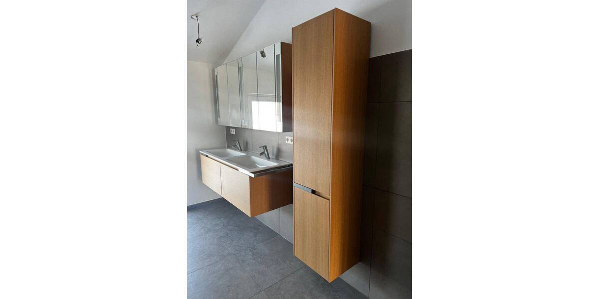 Doppelhaushälfte Amstetten - 7 Zimmer, 185 m&sup2;, 2.000&euro; | Angebot:26819968
