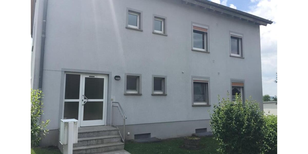 Dachgeschoßwohnung Hofheim in Unterfranken - 3 Zimmer, 47 m&sup2;, 385&euro; | Angebot:25752499