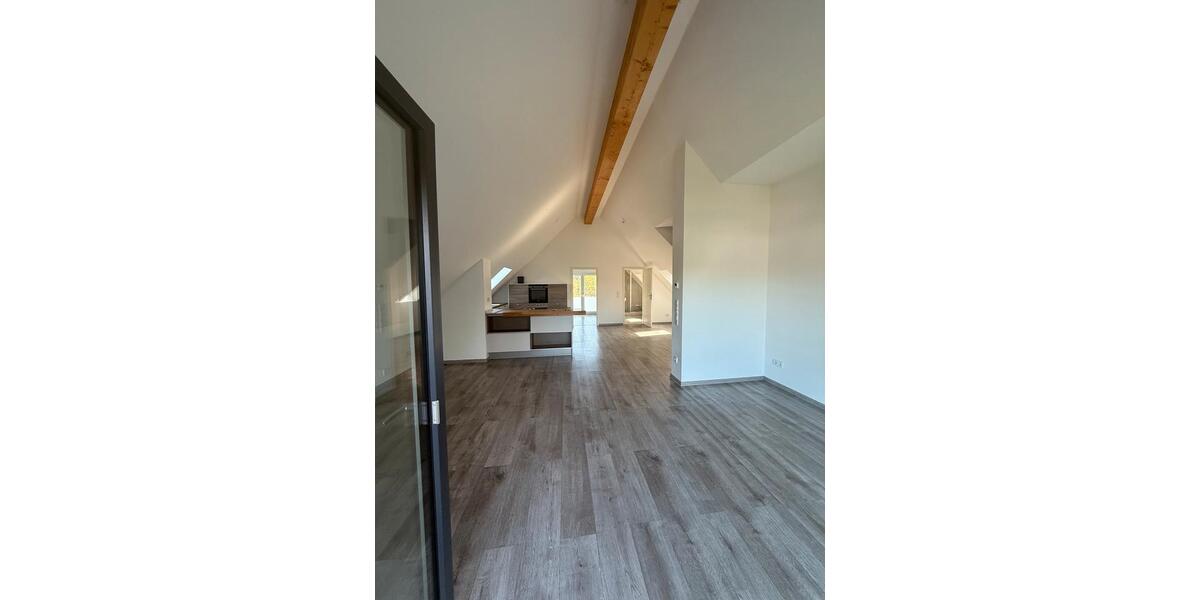 Etagenwohnung Frankfurt am Main Bergen-Enkheim - 3 Zimmer, 110 m&sup2;, 1.900&euro; | Angebot:26531811