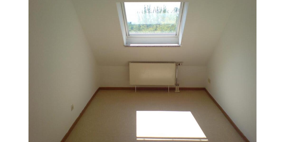 Etagenwohnung Staßfurt - 4 Zimmer, 83 m&sup2;, 501&euro; | Angebot:25484096