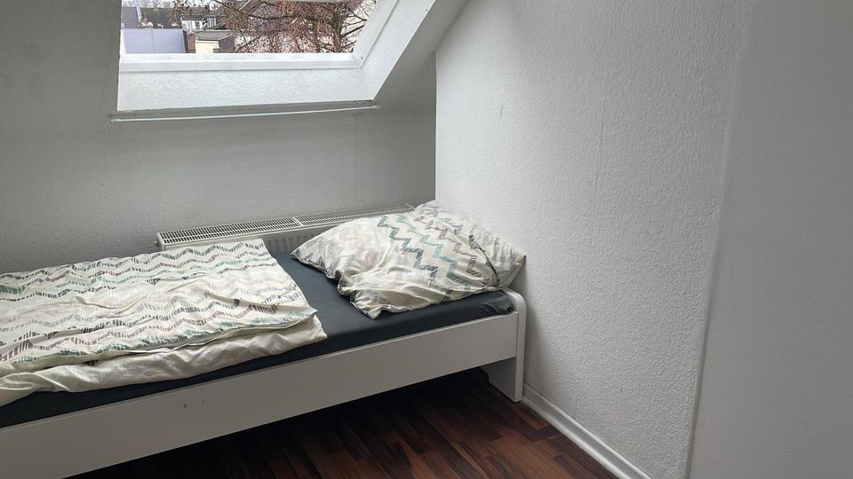 Wohnen auf Zeit Krefeld - 6 Zimmer, 150 m&sup2;, 600&euro; | Angebot:25550414