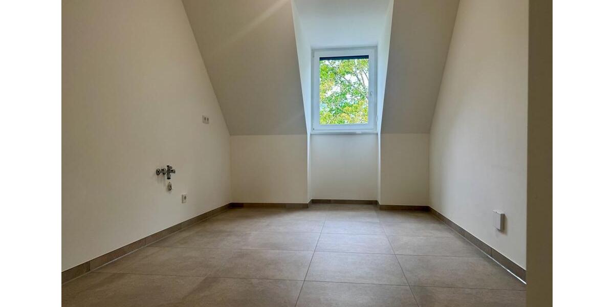Dachgeschoßwohnung Dachau - 3 Zimmer, 93 m&sup2;, 1.990&euro; | Angebot:26645461