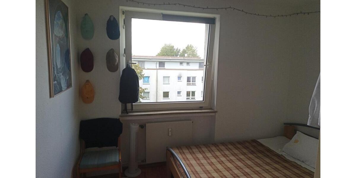 Schönes Zimmer in geräumiger 3-Zimmer-WG ab 01.02. frei 1 zimmer