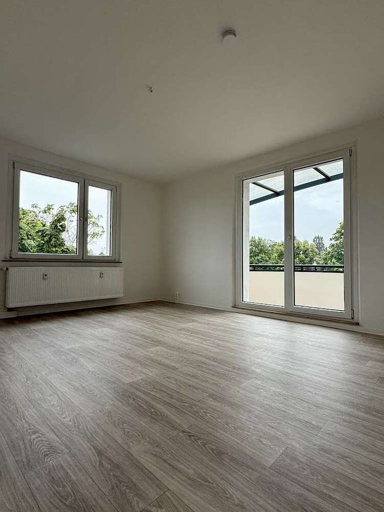 Wohnung zum Mieten in Hoyerswerda 330 € 62.28 m²