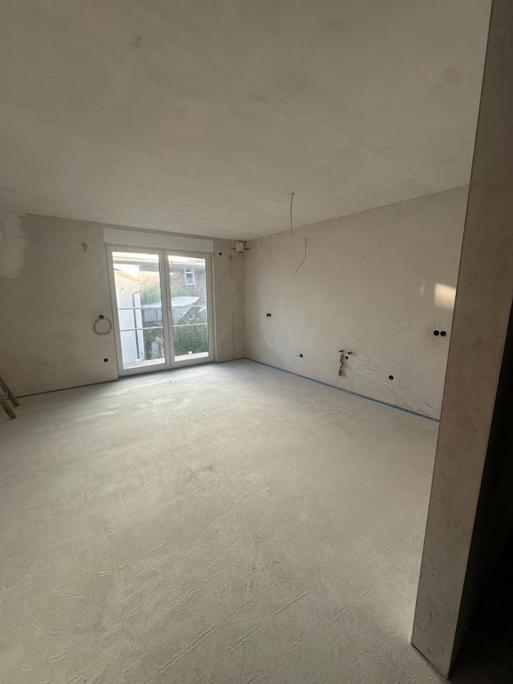 Neubau Whg 1. Obergeschoß 3 Zimmer mit Balkon & 2 Stellplätzen zimmer