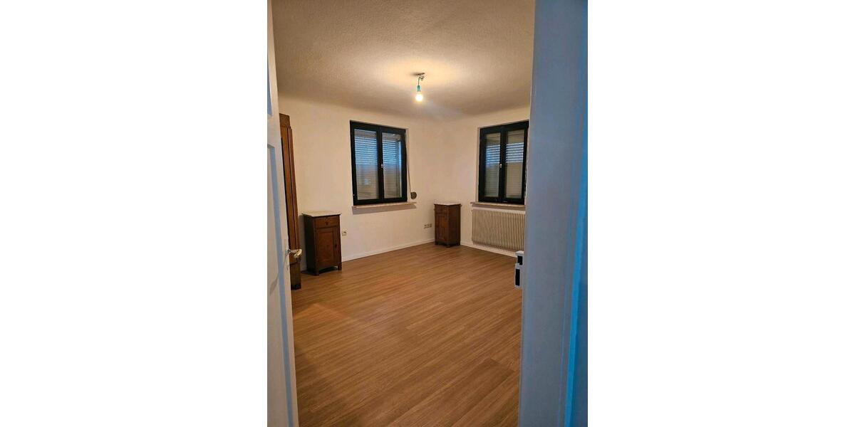 Etagenwohnung Ammerbuch - 5 Zimmer, 180 m&sup2;, 1.800&euro; | Angebot:26032202