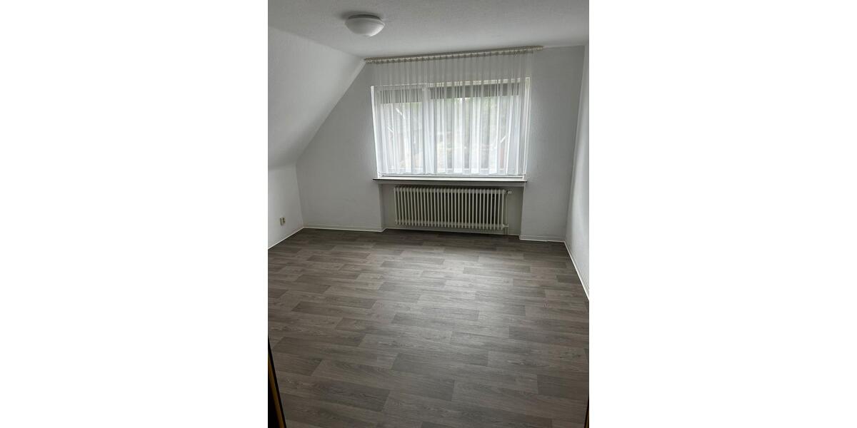 Dachgeschoßwohnung Wittmund - 3.5 Zimmer, 80 m&sup2;, 500&euro; | Angebot:26235163