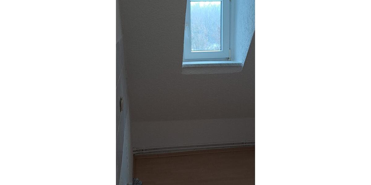 Dachgeschoßwohnung Neukieritzsch - 3 Zimmer, 46 m&sup2;, 360&euro; | Angebot:25305136