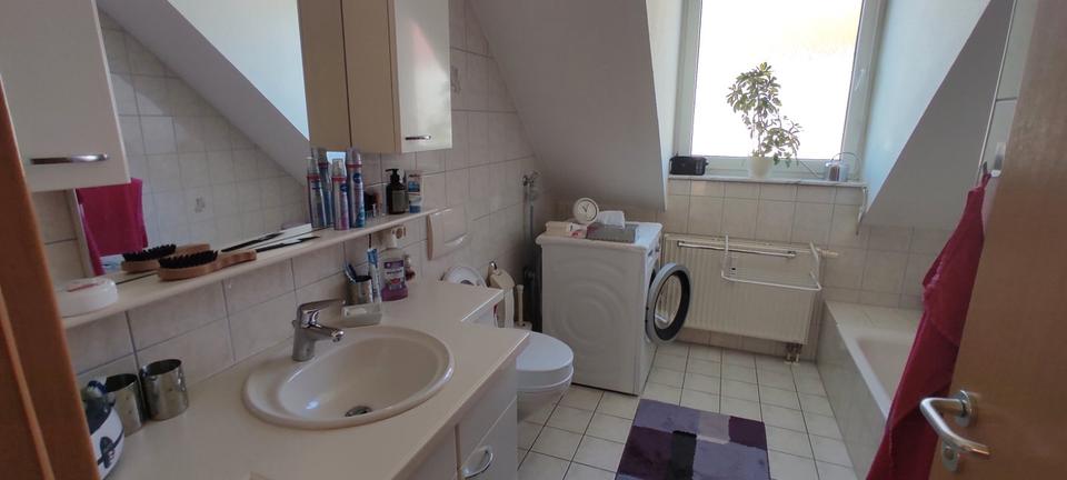 Maisonettenwohnung Niederwerrn - 5 Zimmer, 105 m&sup2;, 830&euro; | Angebot:26609484