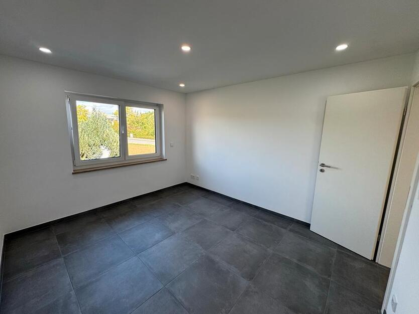 Moderne Kernsanierte 4-Zimmer-Wohnung in Stein