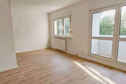 Wohnung zum Mieten in Halle 425 € 51 m²
