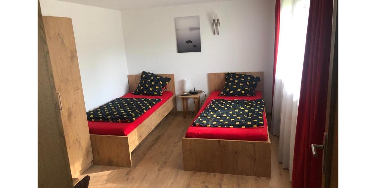 Wohnen auf Zeit Tann - 8 Zimmer, 200 m&sup2;, 16&euro; | Angebot:26024563