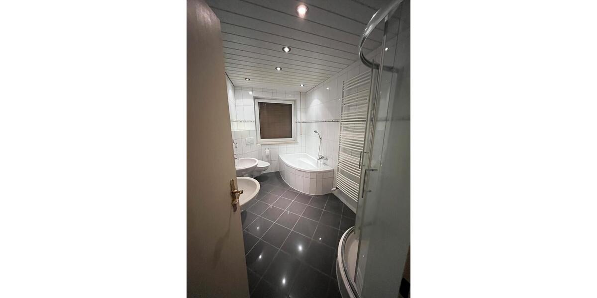 Erdgeschoßwohnung Neustadt (Hessen) - 5 Zimmer, 125 m&sup2;, 1.000&euro; | Angebot:24743067