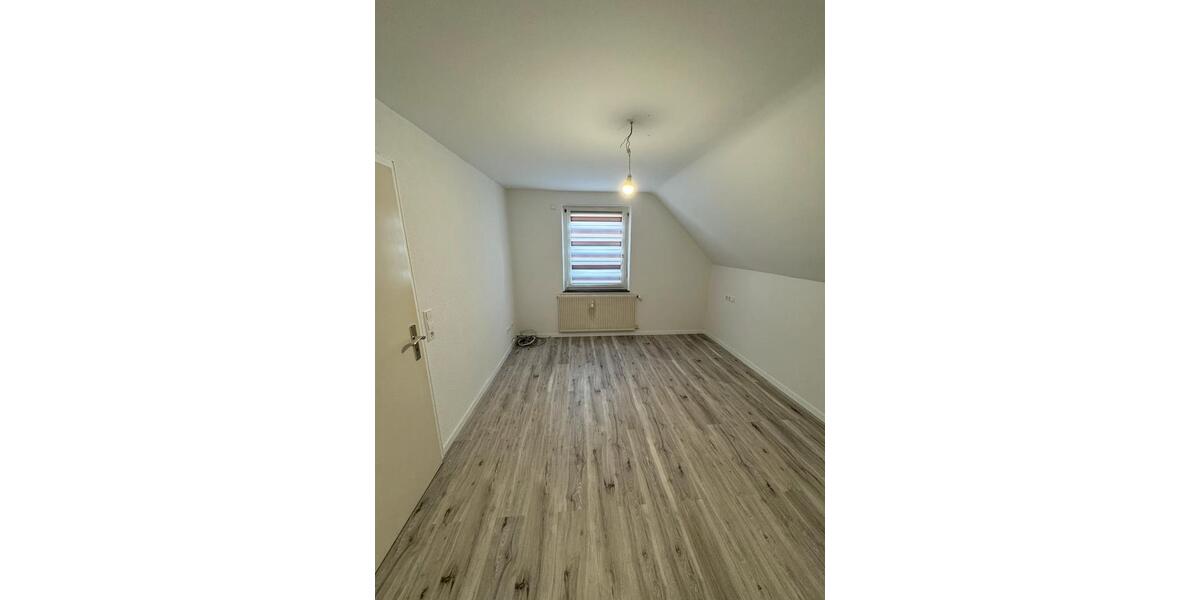 Etagenwohnung Warthausen - 3.5 Zimmer, 85 m&sup2;, 990&euro; | Angebot:25905225