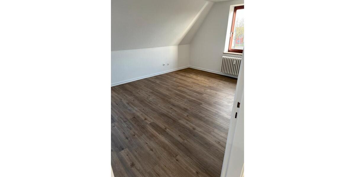 Dachgeschoßwohnung Neumünster Böcklersiedlung - 3 Zimmer, 65 m&sup2;, 850&euro; | Angebot:25980684