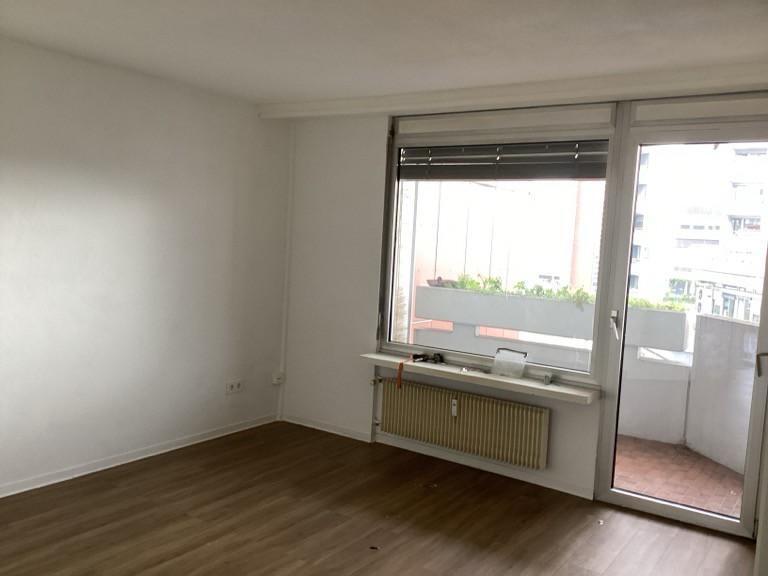 Attraktive 2-Zimmer-Wohnung mit Balkon und EBK zimmer