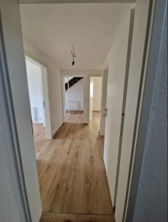 Moderne helle 2,5 Zimmer Maisonette Wohnung