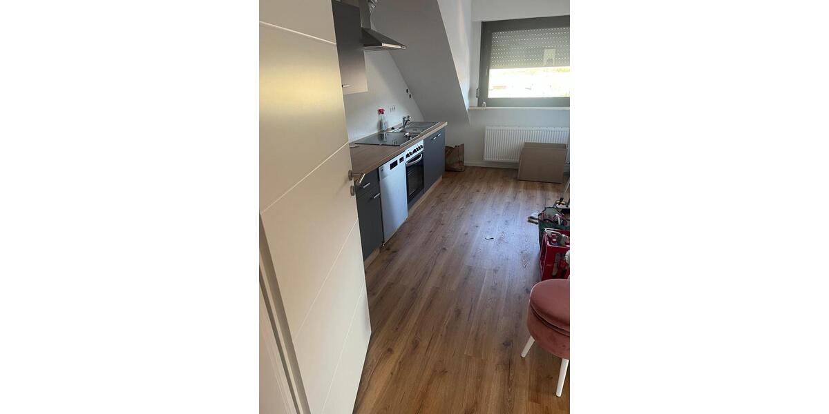 Dachgeschoßwohnung Neuwied - 3 Zimmer, 100 m&sup2;, 900&euro; | Angebot:25406742