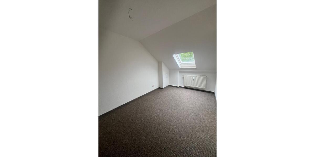 Dachgeschoßwohnung Aue-Bad Schlema Bad Schlema - 2 Zimmer, 50 m&sup2;, 330&euro; | Angebot:25613166