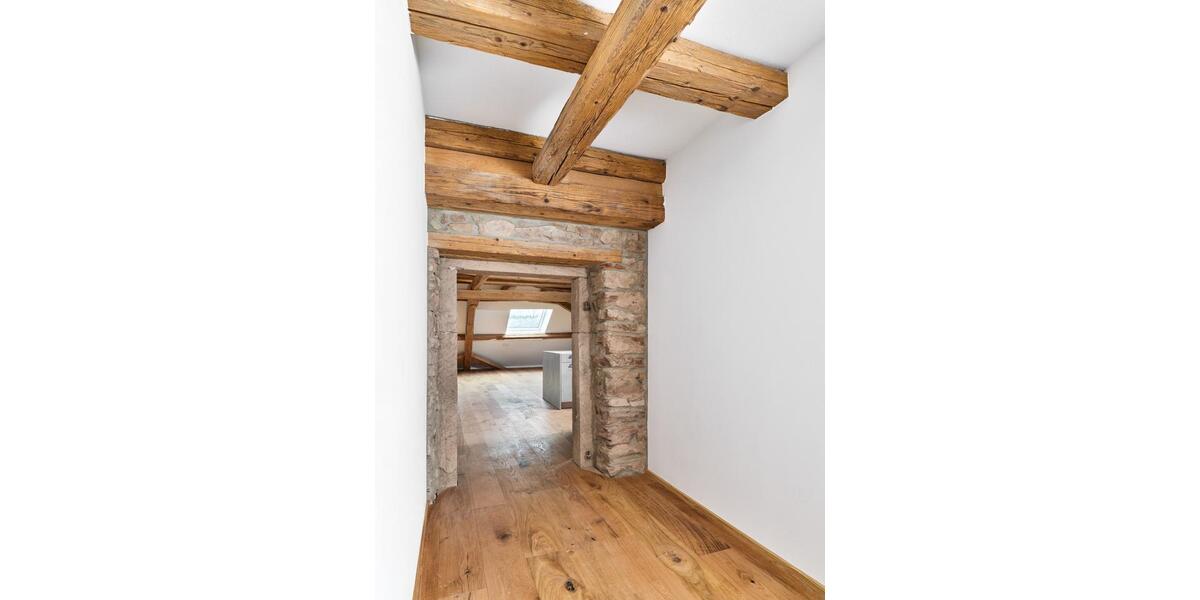 Dachgeschoßwohnung Weilheim - 4 Zimmer, 139 m&sup2;, 1.540&euro; | Angebot:26012944