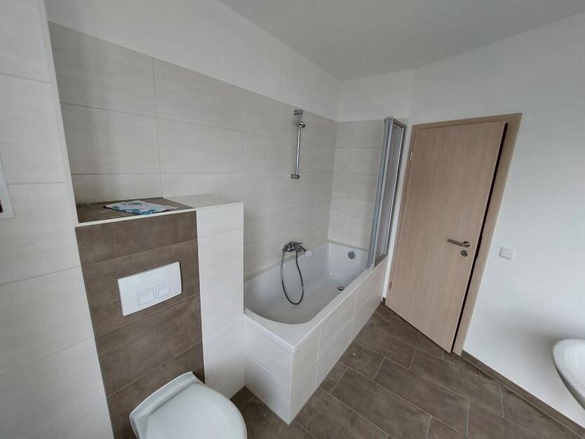 Einladende 4-Raum-Wohnung im Erdgeschoss zimmer