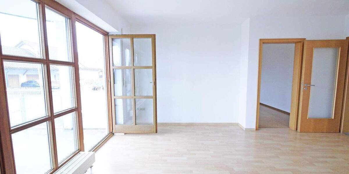 Schmucke 2-Zimmer-Erdgeschoss-Wohnung mit herrlichem Ausblick in DietfurtTöging 2 zimmer