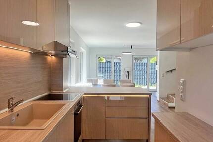 Haus Hamburg Rahlstedt - 4 Zimmer, 115 m&sup2;, 2.700&euro; | Angebot:26733430