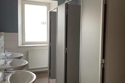 Wohnen auf Zeit Burgheim - 10 Zimmer, 20 m&sup2;, 16&euro; | Angebot:25653924