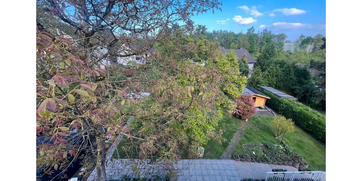 Dachgeschoßwohnung Solingen Mitte - 3 Zimmer, 93 m&sup2;, 1.300&euro; | Angebot:26521883