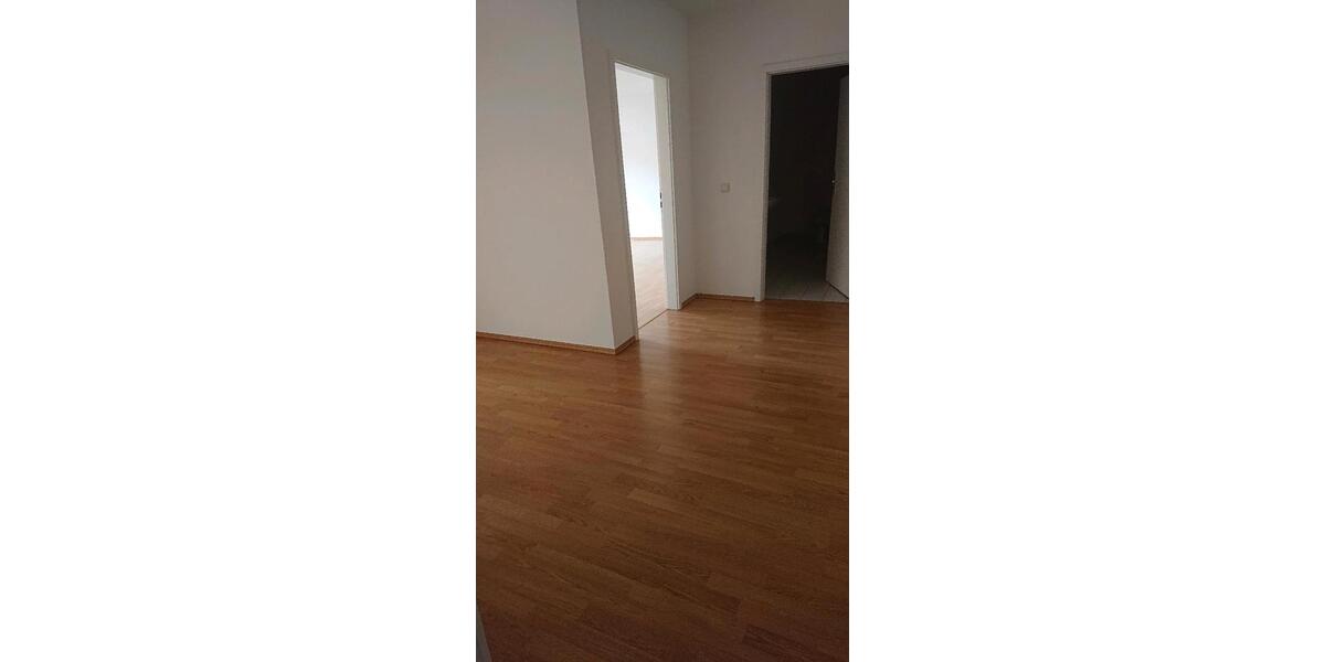 Etagenwohnung Großenhain - 2 Zimmer, 69 m&sup2;, 553&euro; | Angebot:25650180