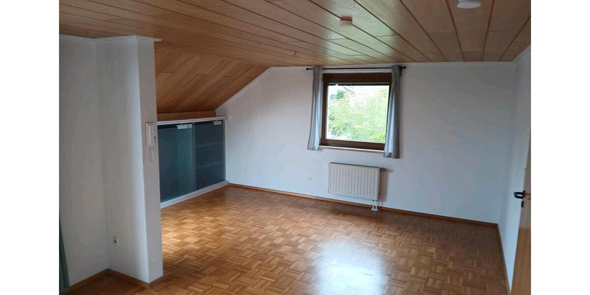 Dachgeschoßwohnung Westerheim - 2.5 Zimmer, 75 m&sup2;, 850&euro; | Angebot:26619590