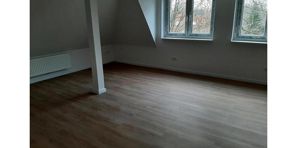 Dachgeschoßwohnung Schortens - 2 Zimmer, 81 m&sup2;, 710&euro; | Angebot:26039668