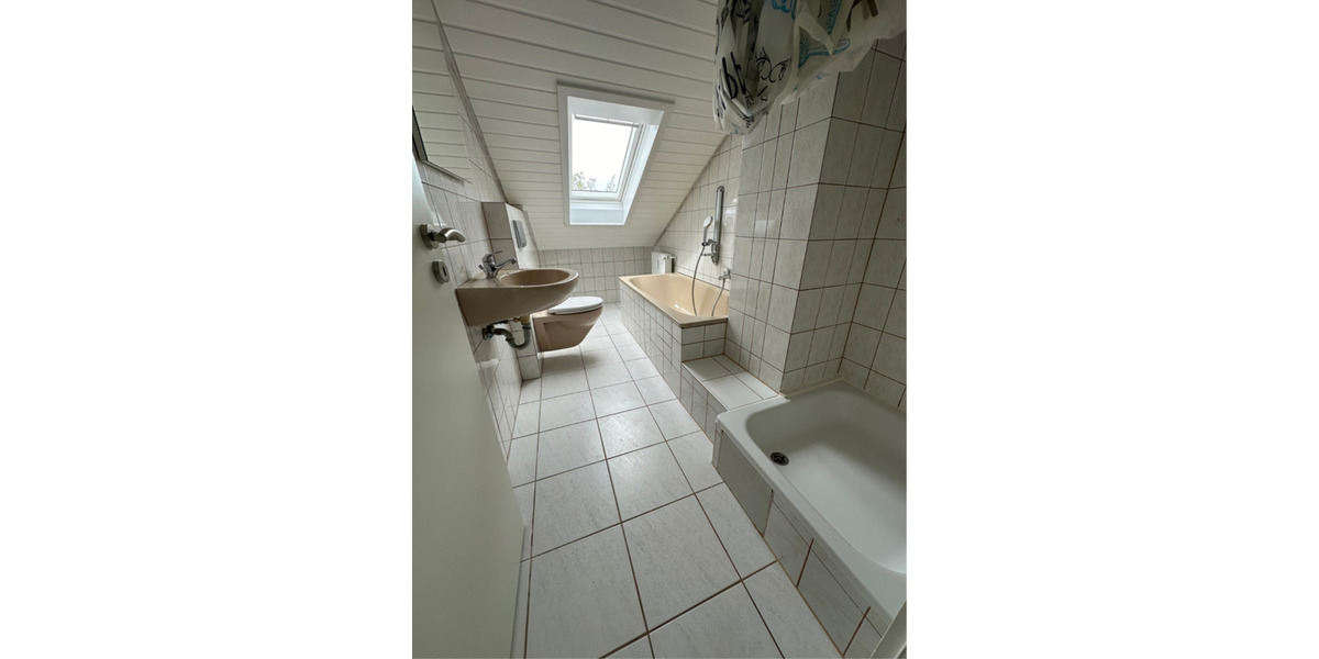 Dachgeschoßwohnung Rülzheim - 2 Zimmer, 53 m&sup2;, 900&euro; | Angebot:25870800