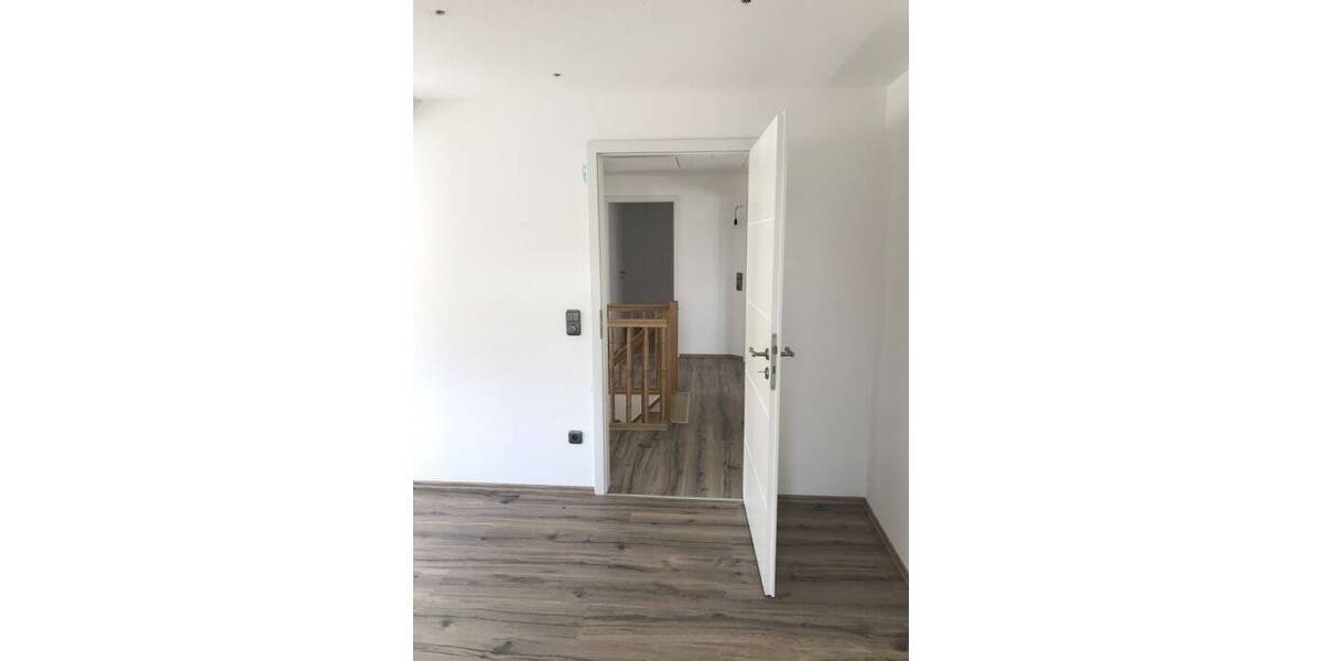 Mehrfamilienhaus, Wohnhaus Gunzenhausen - 5 Zimmer, 125 m&sup2;, 1.150&euro; | Angebot:26188159