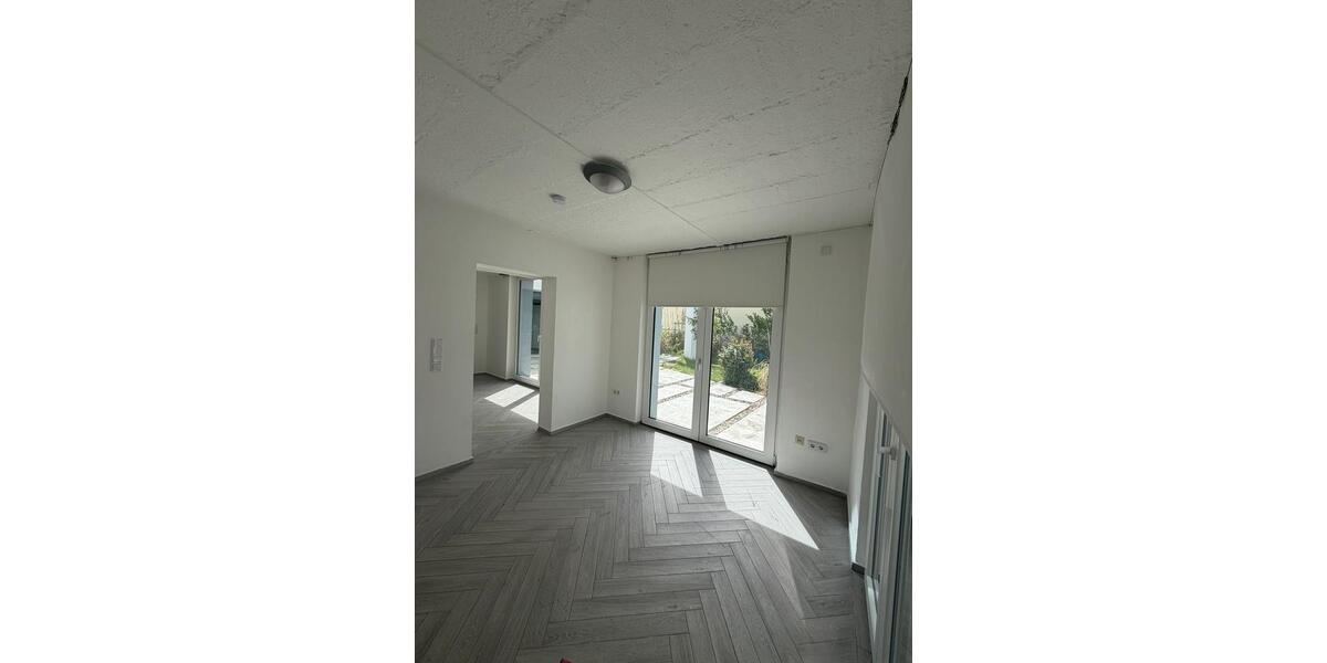 Erdgeschoßwohnung Delitzsch - 3.5 Zimmer, 130 m&sup2;, 1.650&euro; | Angebot:26571007