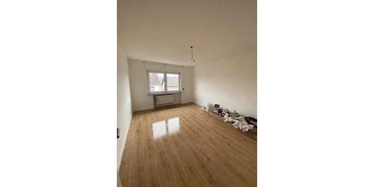 Reihenhaus Heusweiler - 4 Zimmer, 130 m&sup2;, 1.200&euro; | Angebot:25894824