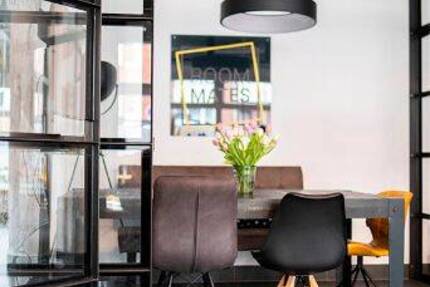 Moderner Schreibtischplatz in vollausgetattetem Büro in Duisburg - All-in-Miete