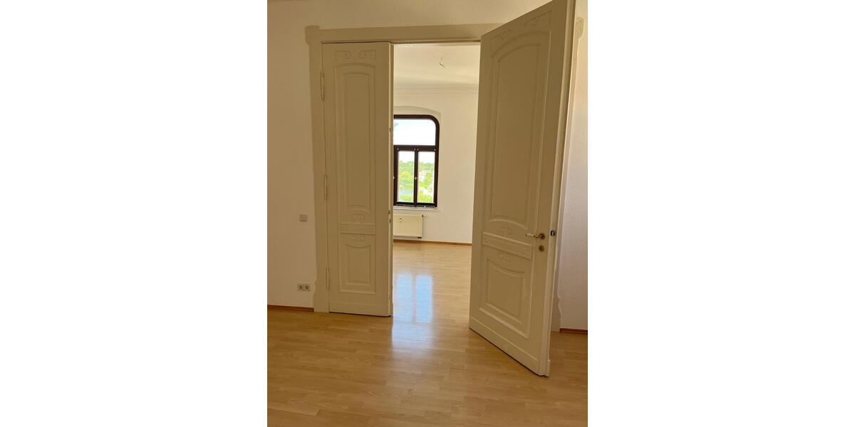 Etagenwohnung Bernburg (Saale) - 4 Zimmer, 111 m&sup2;, 720&euro; | Angebot:23858711