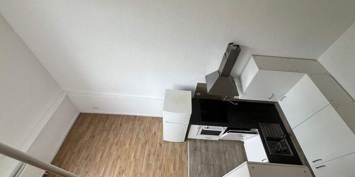 Etagenwohnung Wiesbaden Mitte - 2 Zimmer, 100 m&sup2;, 1.200&euro; | Angebot:24694226