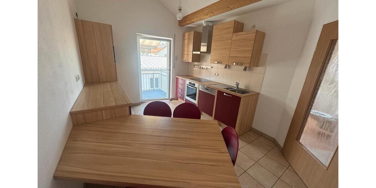 Dachgeschoßwohnung Deggendorf - 2.5 Zimmer, 72 m&sup2;, 790&euro; | Angebot:26603779