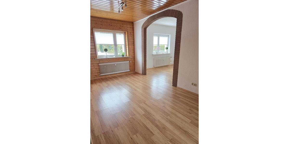 Erdgeschoßwohnung Hohenlockstedt - 4 Zimmer, 100 m&sup2;, 912&euro; | Angebot:25892463