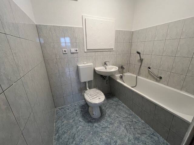 Etagenwohnung Zwickau Pölbitz - 3 Zimmer, 70 m&sup2;, 325&euro; | Angebot:26189605