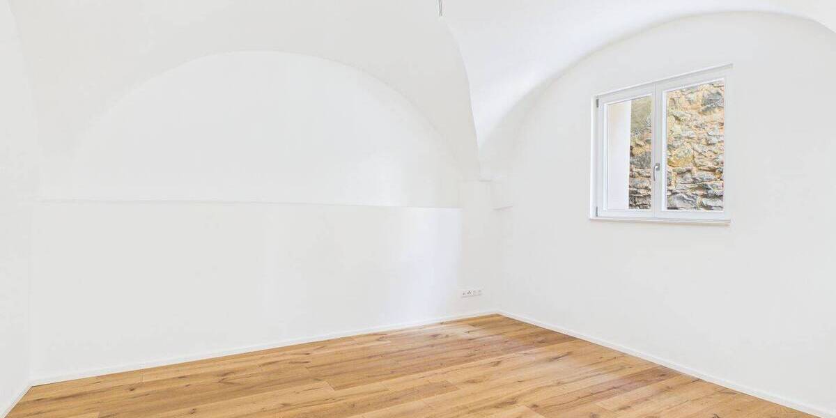Etagenwohnung Amberg - 2 Zimmer, 115 m&sup2;, 1.610&euro; | Angebot:25670267