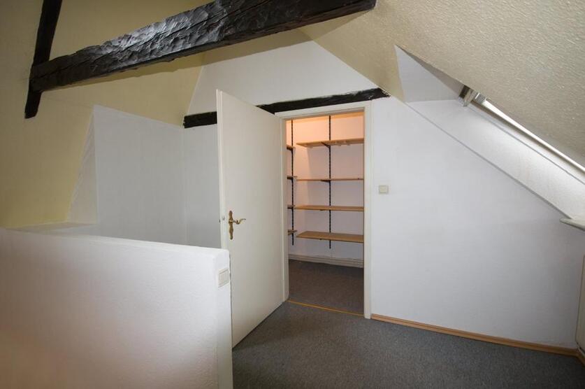 Schleswig Altstadt; ruhige 1 Zi Dachgeschoßwohnung zu vermieten