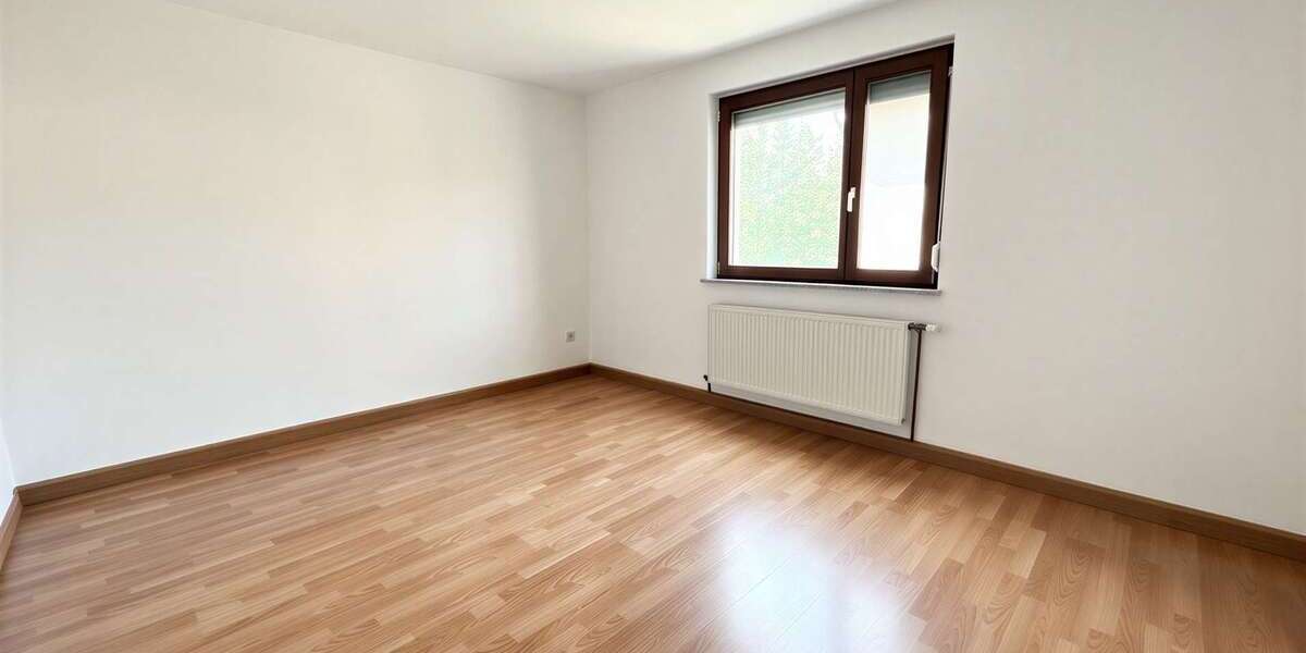 Etagenwohnung Neustadt bei Coburg - 3 Zimmer, 67 m&sup2;, 490&euro; | Angebot:27078158
