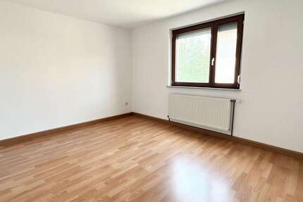 Wohnung Neustadt bei Coburg - 3 Zimmer, 67 m&sup2;, 490&euro; | Angebot:27078158